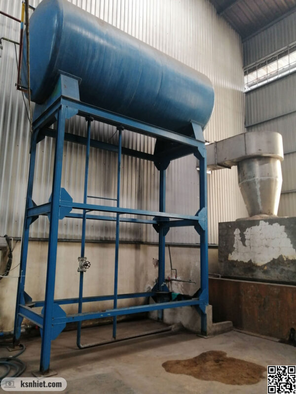 Giải Mã Nghịch Lý: Vì Sao Lò Hơi Cạn Nước Dù Bơm Vẫn Chạy? 4 Các bồn nước lạnh và thiết kế chân cao thường ít xảy ra xâm thực bơm