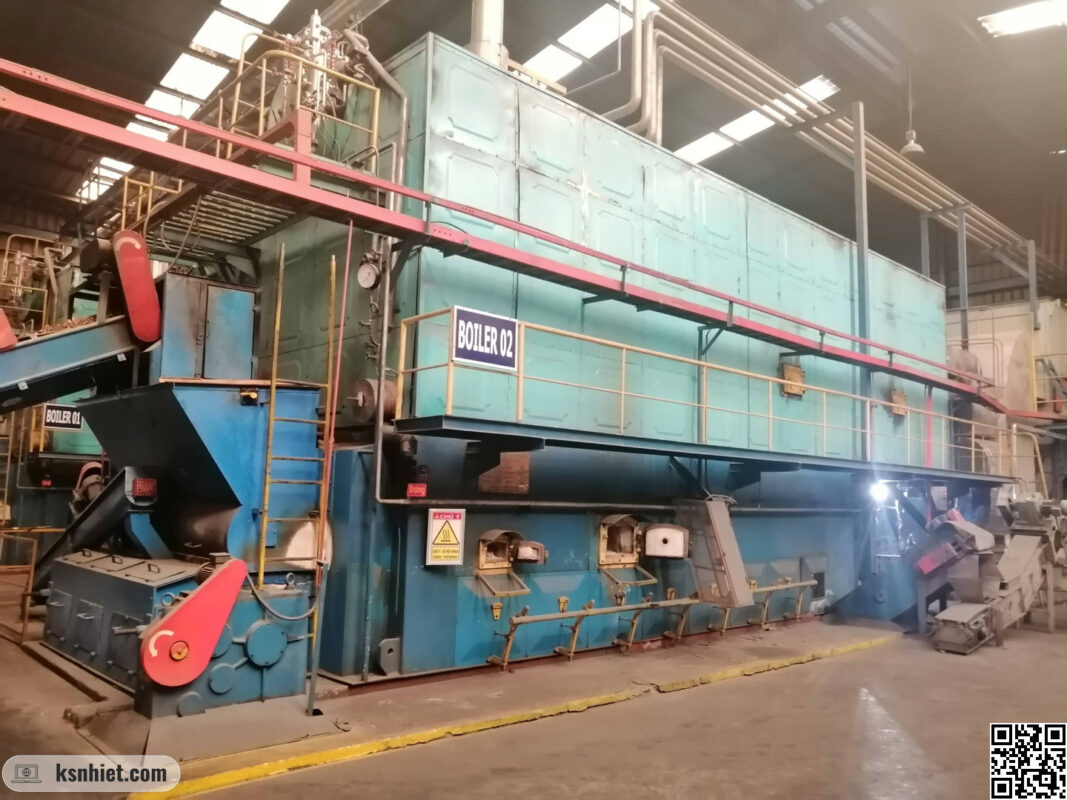 Lò Hơi Tầng Sôi (FBB) hay Lò Ghi Xích: Đâu Là "Chìa Khóa" Năng Lượng Bền Vững Cho Doanh Nghiệp Bạn? 2 Lò hơi ghi xích cho chí phí đầu tư ban đầu thấp hơn