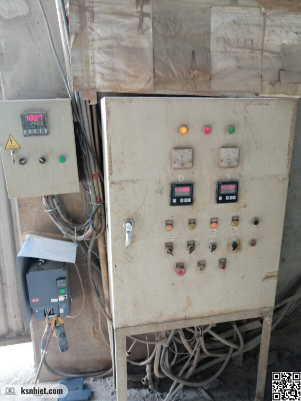 Mua Lò Hơi Cũ: Hướng Dẫn Kiểm Tra CHẤT LƯỢNG & AN TOÀN Toàn Diện Từ Chuyên Gia 8 Bảng điều khiển lò hơi cũ