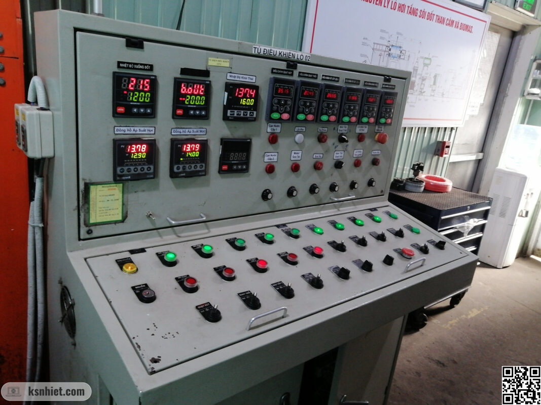 Mua Lò Hơi Cũ: Hướng Dẫn Kiểm Tra CHẤT LƯỢNG & AN TOÀN Toàn Diện Từ Chuyên Gia 12 Hệ thống điều khiển lò hơi tiên tiến