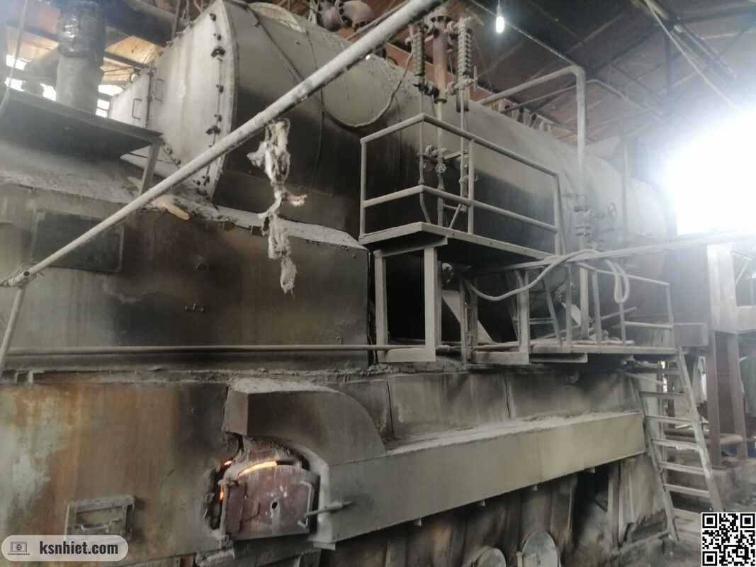 Mua Lò Hơi Cũ: Hướng Dẫn Kiểm Tra CHẤT LƯỢNG & AN TOÀN Toàn Diện Từ Chuyên Gia 4 Phần bảo ôn và cửa thao tác lò hơi bị hư hỏng nghiêm trọng