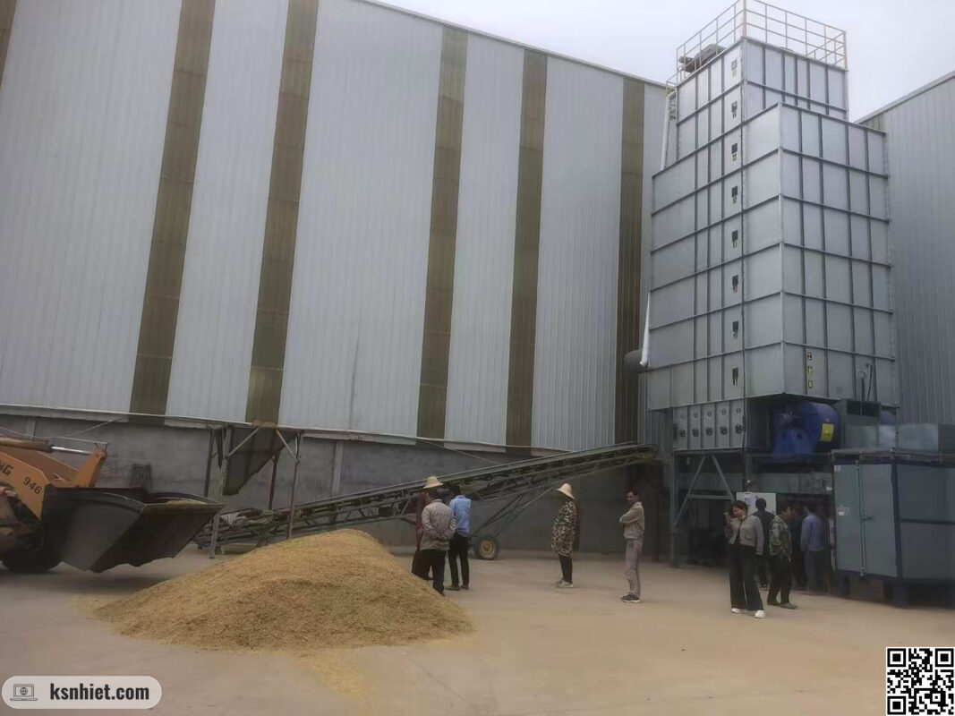 Lựa Chọn Thực Tế và Giá Trị Sử Dụng của Tháp Sấy Lúa 3 Tháp sấy lúa sử dụng lò hơi đốt trấu giúp điều khiển nhiệt độ sấy không đổi