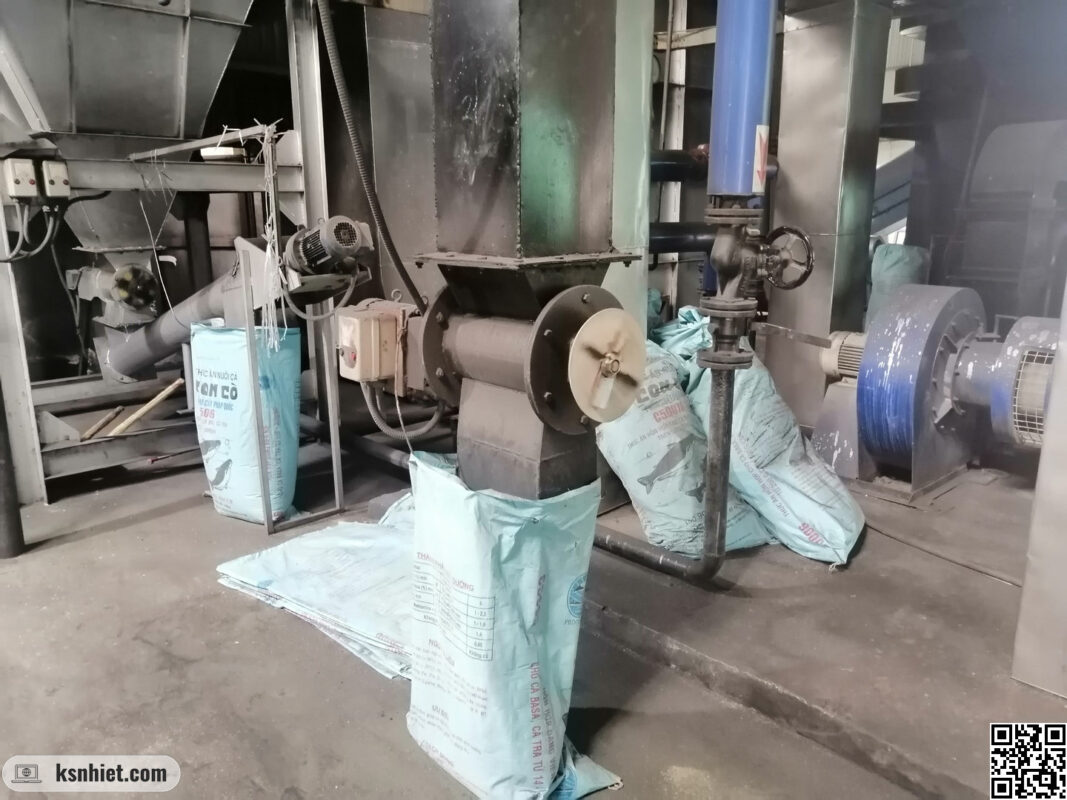 Sự cố tro nhiều trong lò hơi: Bí quyết tối ưu hiệu suất và biến "phế thải" thành tài nguyên vàng 1 Các điểm thu tro trong hệ thống lò hơi.