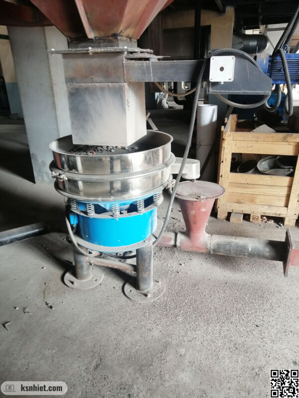 Sử dụng máy sàng cát để thu hồi lại cát khi xả xỉ