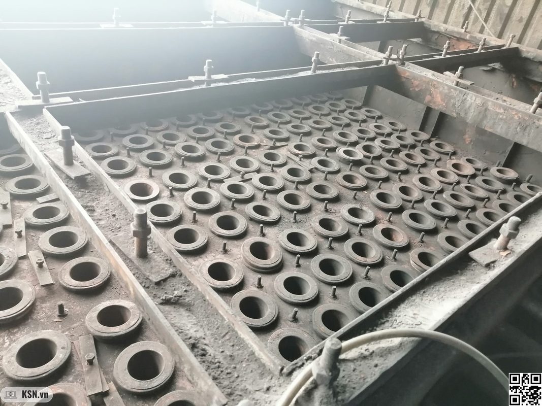 QCVN 19:2024: Bước Ngoặt Khí Thải Công Nghiệp Và Thách Thức "Sống Còn" Cho Ngành Lò Hơi Việt Nam 2 Vệ sinh định kỳ bộ lọc bụi túi vải